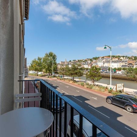 Studio Sleeps 4 With Terrace, 500M Place Morny ドーヴィル エクステリア 写真