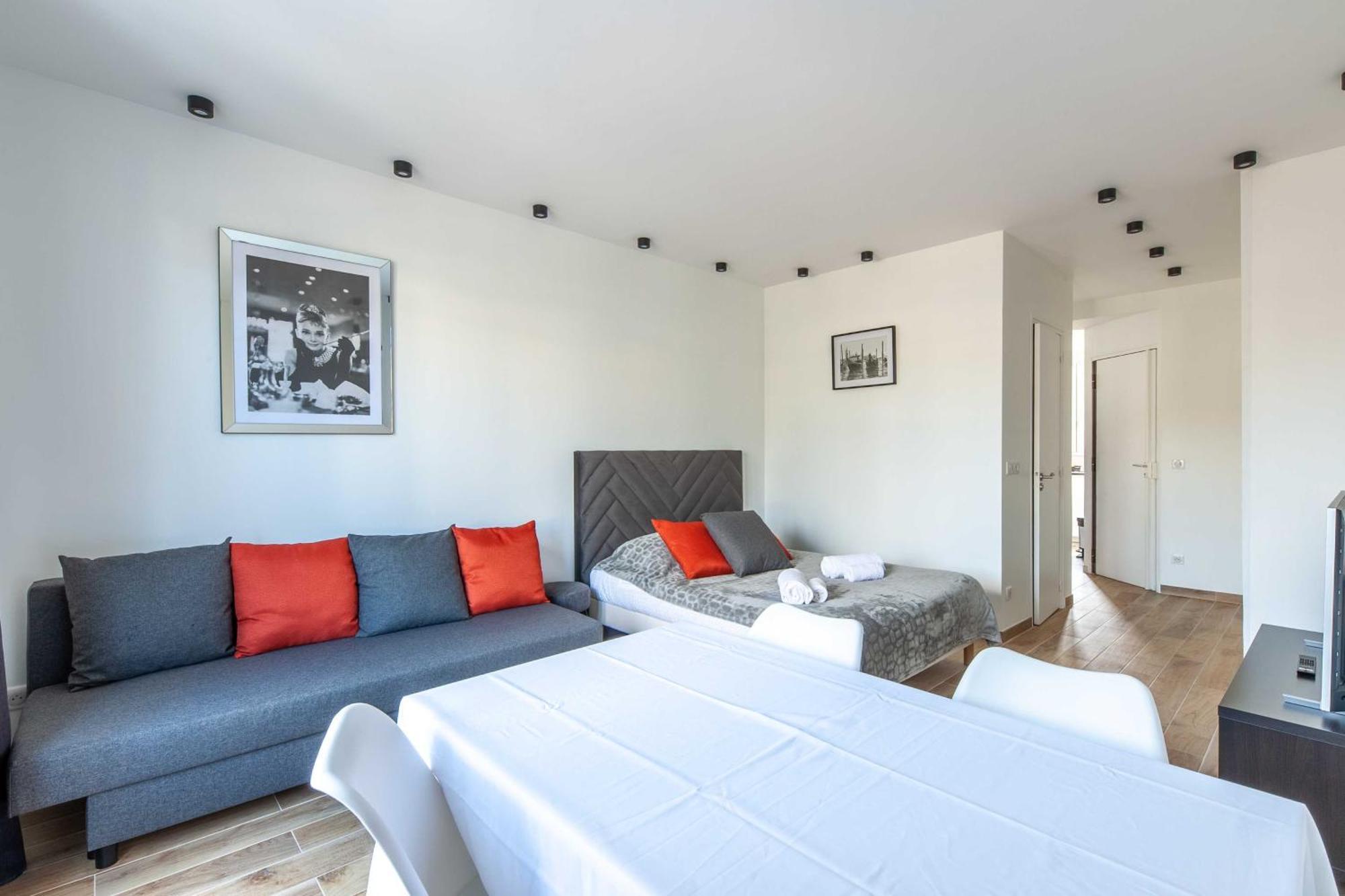 Studio Sleeps 4 With Terrace, 500M Place Morny ドーヴィル エクステリア 写真