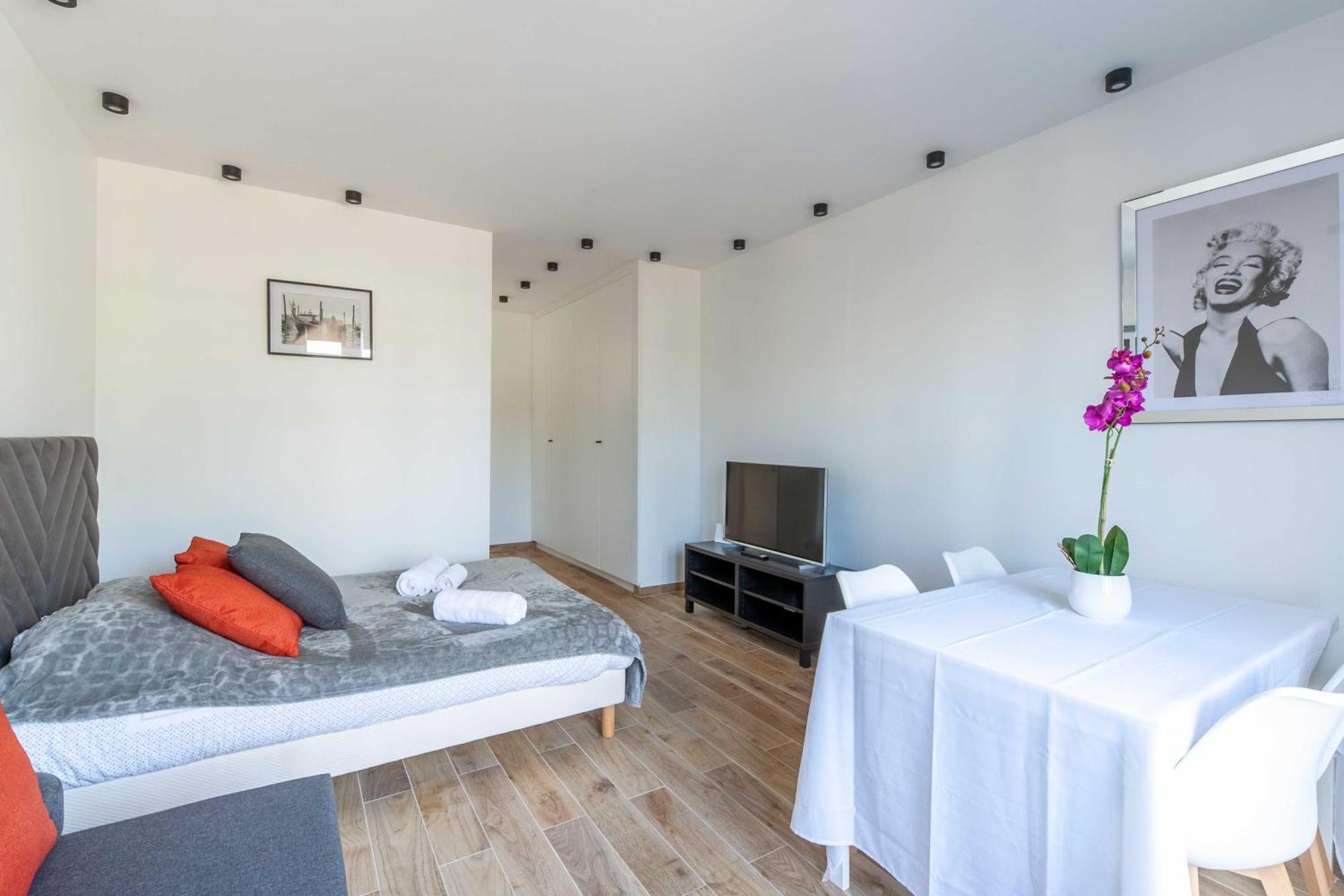 Studio Sleeps 4 With Terrace, 500M Place Morny ドーヴィル エクステリア 写真